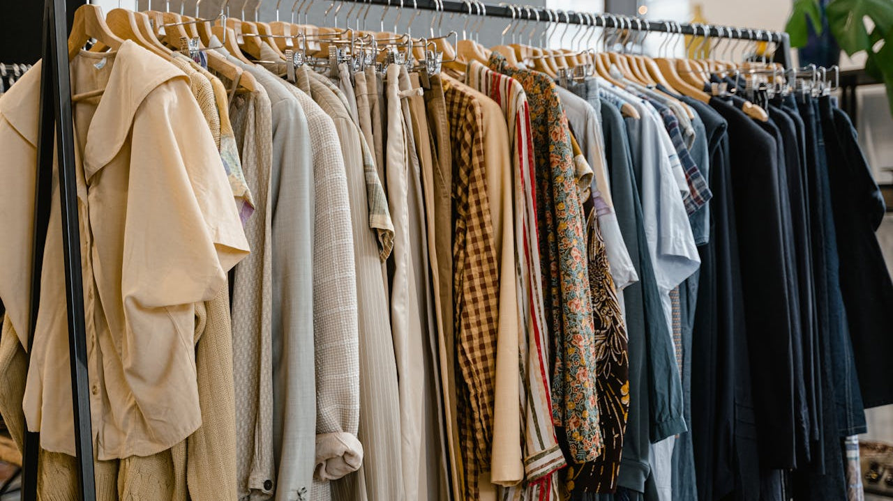 Luxury Women’s Clothing Online for Festive Gatherings and New Year Celebrations