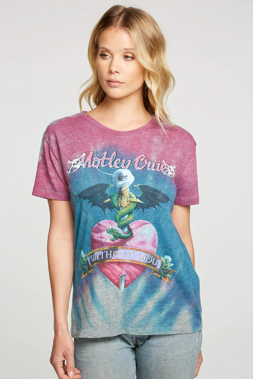 How to Style a Graphic Tee: 10 Chic & Modern Outfit Ideas